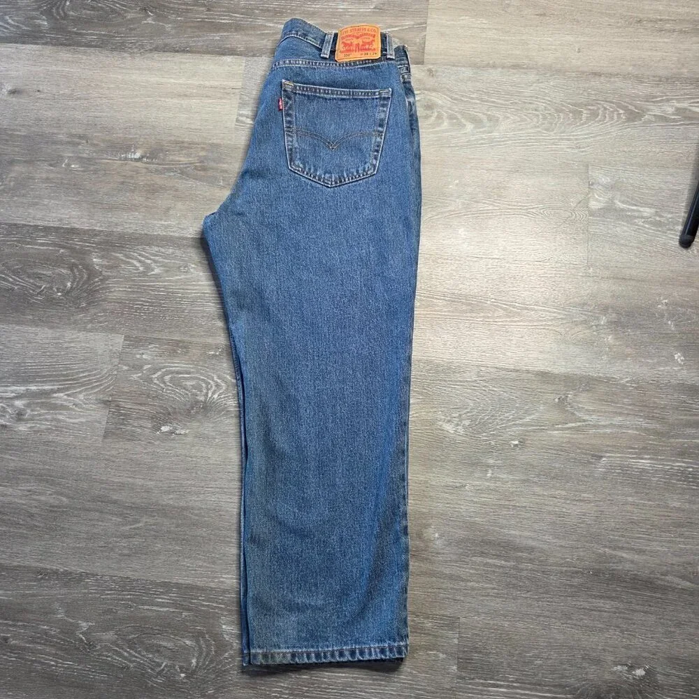 Men’s Levi’s 550 Relaxed Fit Jeans – Medium Wash – Size W38 L29